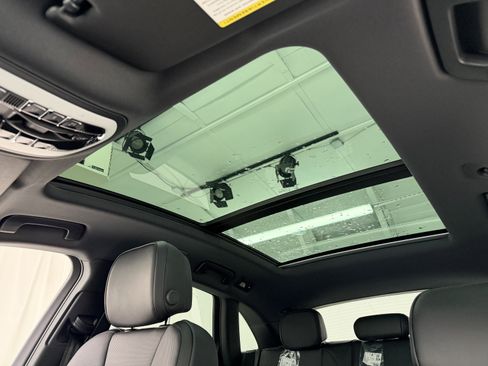 New 2026 Porsche Macan image 35