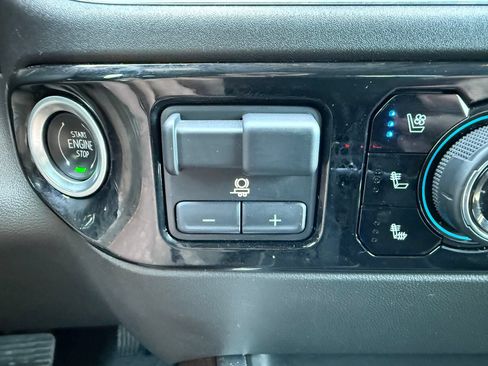 Used 2023 Chevrolet Silverado 1500 High Country w/ High Country Premium Package AWD/4WD image 29