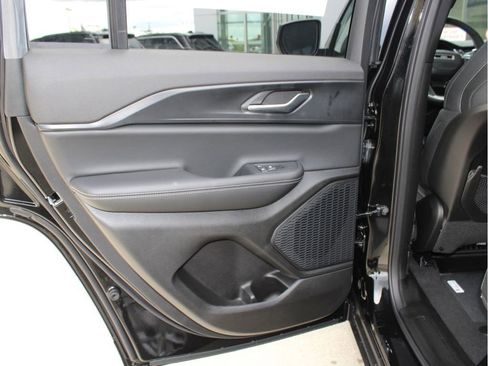 New 2025 Jeep Grand Cherokee Laredo X w/ Luxury Tech Group I image 25