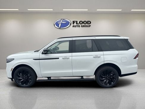 New 2026 Lincoln Navigator Reserve w/ Jet Appearance Package AWD/4WD image 5