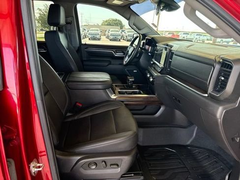 Used 2025 GMC Sierra 1500 SLT RWD image 12
