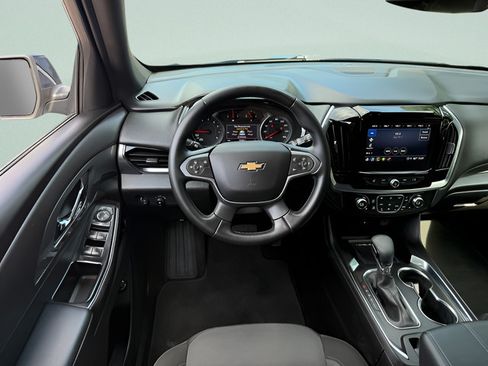 Used 2023 Chevrolet Traverse LT AWD/4WD image 7