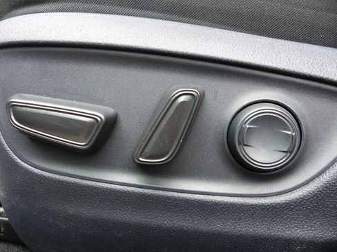 Used 2025 Toyota RAV4 XLE w/ Convenience Package image 23