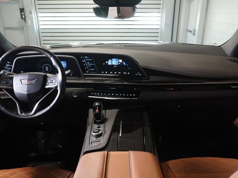 Used 2022 Cadillac Escalade Premium Luxury AWD/4WD image 15