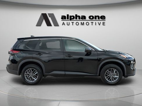 Used 2024 Nissan Rogue S AWD/4WD image 6