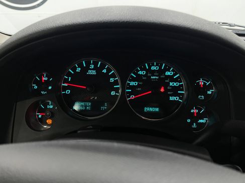 Used 2011 Chevrolet Avalanche LT w/ Suspension Package, Off-Road AWD/4WD image 21