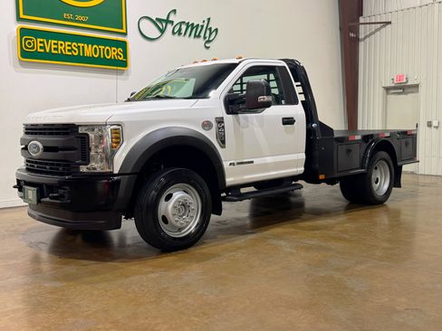 Used 2018 Ford F450 XL w/ Power Equipment Group image 3