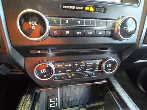 Used 2018 Ford Expedition Limited w/ Equipment Group 301A AWD/4WD image 22