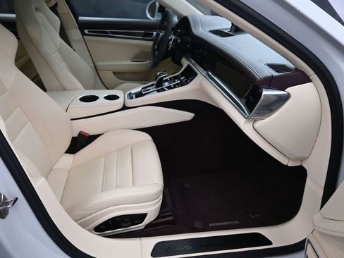 Certified 2022 Porsche Panamera GTS image 29