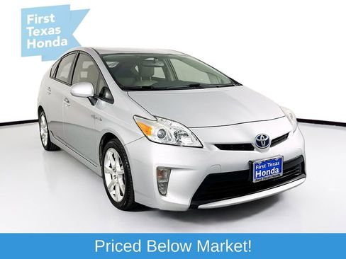 Used 2014 Toyota Prius Three image 1