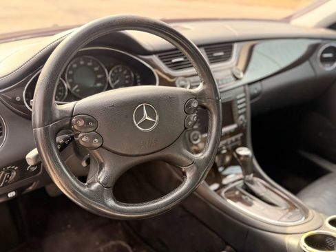 Used 2006 Mercedes-Benz CLS 500 image 10