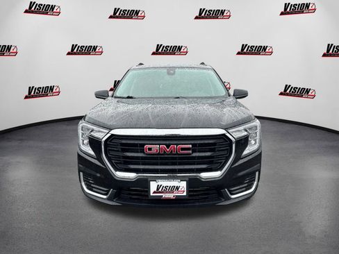 Used 2022 GMC Terrain SLE w/ Driver Convenience Package image 2