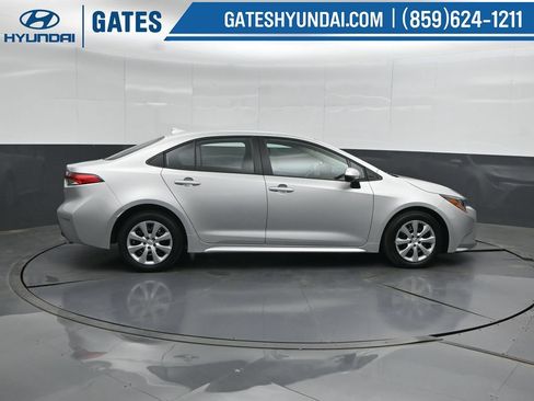 Used 2025 Toyota Corolla LE FWD image 3