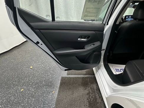 Used 2024 Nissan Sentra SR w/ SR Premium Package image 26