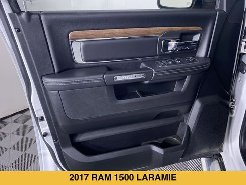Used 2017 RAM 1500 Laramie w/ Convenience Group AWD/4WD image 11