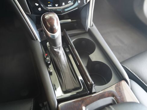 Used 2013 Cadillac XTS Luxury w/ Driver Awareness Package FWD image 22
