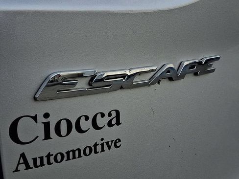 Used 2015 Ford Escape SE AWD/4WD image 28