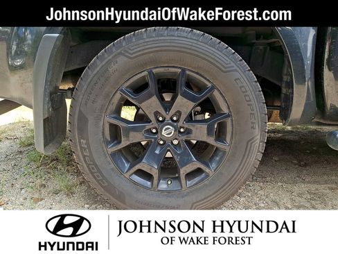 Used 2020 Nissan Frontier SV w/ Midnight Edition Floor Mats AWD/4WD image 4