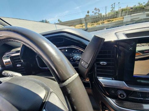 Used 2022 Chevrolet Silverado 1500 RST AWD/4WD image 15