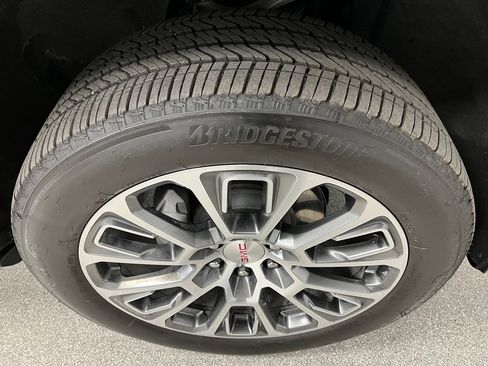 Used 2026 GMC Yukon XL Denali w/ Sun & Power Step Package AWD/4WD image 15