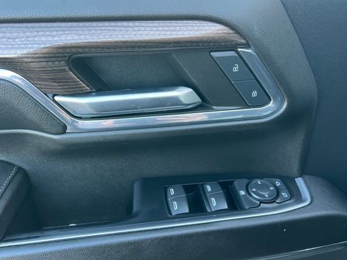 Used 2024 Chevrolet Silverado 2500 LT w/ Convenience Package image 11