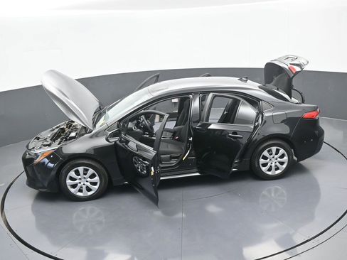 Used 2022 Toyota Corolla LE image 59