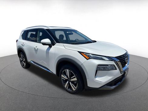 Used 2023 Nissan Rogue SL w/ SL Premium Package image 1