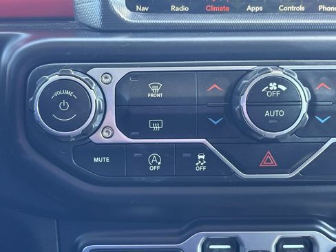 Used 2019 Jeep Wrangler Unlimited Rubicon AWD/4WD image 36