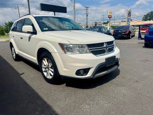 Used 2013 Dodge Journey SXT w/ Comfort/Convenience Group image 2