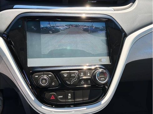Used 2017 Chevrolet Bolt LT FWD image 9