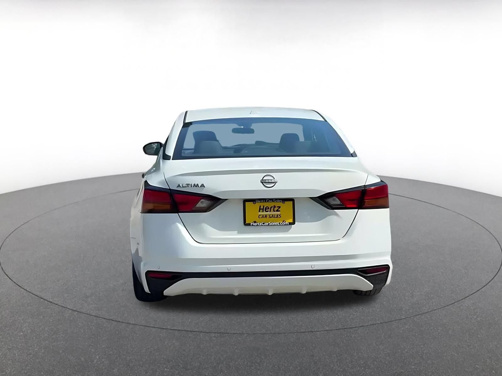 Used 2025 Nissan Altima 2.5 SV FWD image 12
