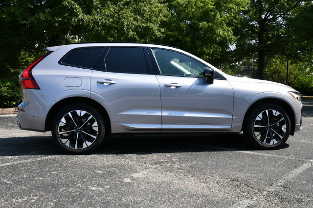 Certified 2026 Volvo XC60 B5 Plus AWD/4WD image 6