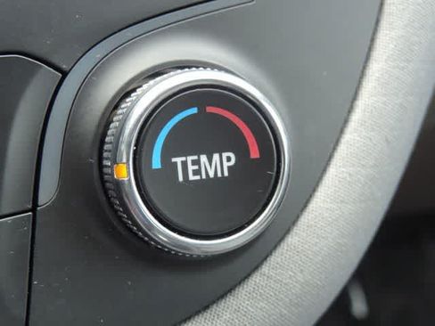 Used 2022 Chevrolet Malibu LS FWD image 25