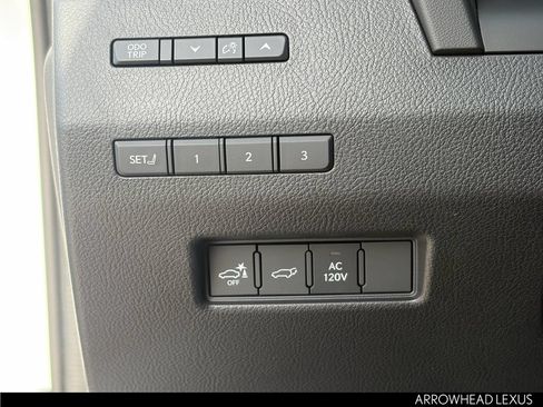 Used 2026 Lexus GX 550 AWD/4WD image 19