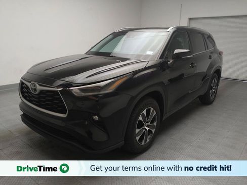 Used 2021 Toyota Highlander XLE FWD image 1