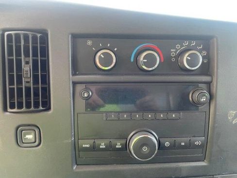 Used 2014 Chevrolet Express 3500 Extended image 11