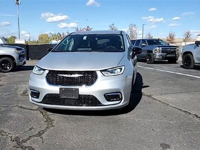 Used 2024 Chrysler Pacifica Touring-L