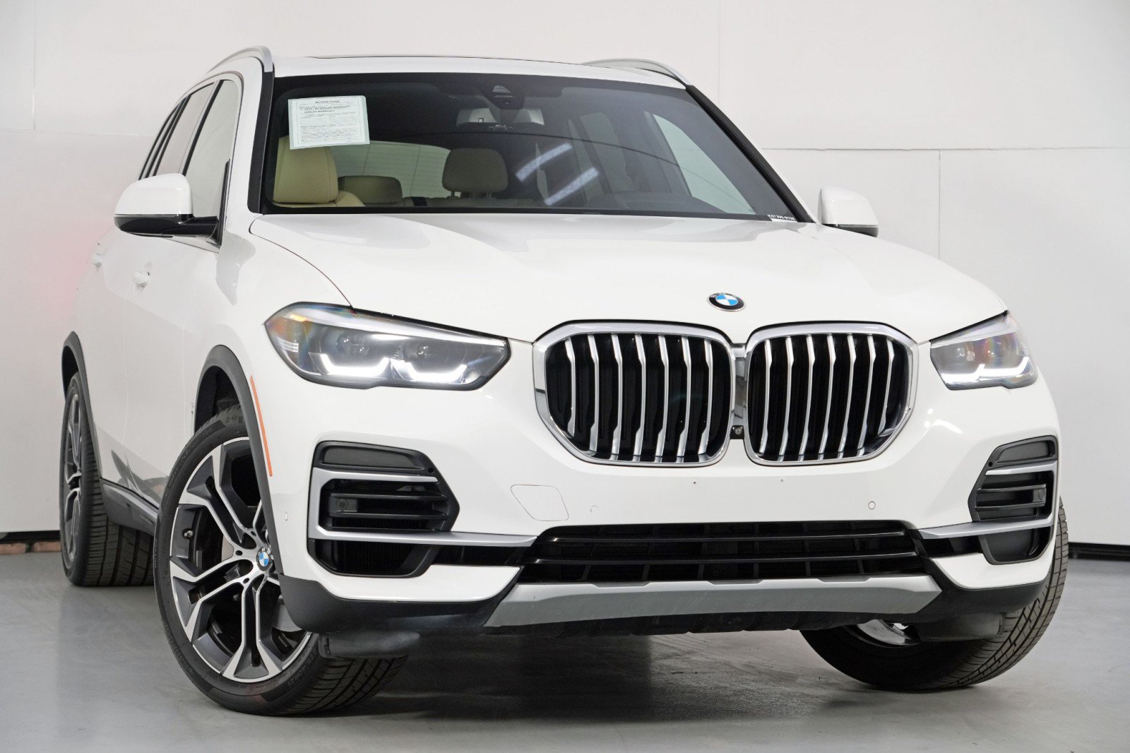 Used 2022 BMW X5 sDrive40i w/ Parking Assistance Package RWD image 4