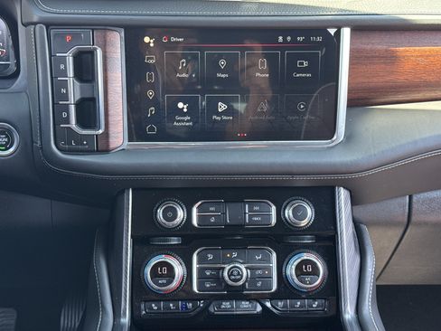 Used 2023 GMC Yukon Denali Ultimate AWD/4WD image 17