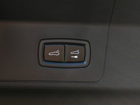 Certified 2025 Porsche Panamera image 32