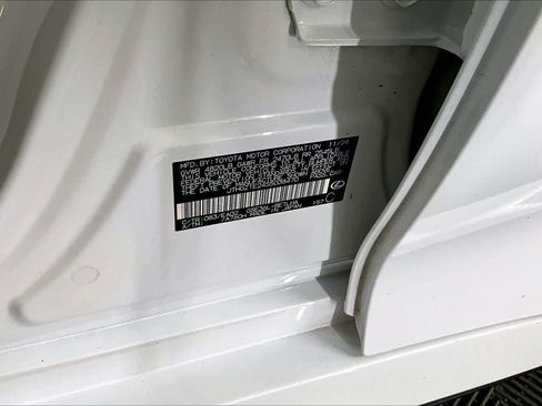 Used 2025 Lexus IS 350 F Sport AWD/4WD image 31