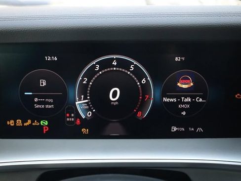 New 2026 Volkswagen Tiguan SE R-Line AWD/4WD image 14