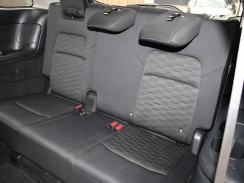 Used 2024 Nissan Pathfinder SV image 6