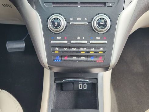 Used 2019 Lincoln MKC Reserve w/ MKC Technology Package FWD image 14