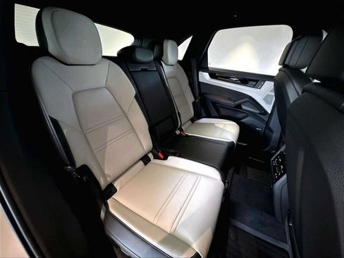 New 2026 Porsche Cayenne AWD/4WD image 29