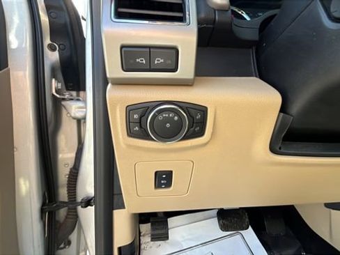 Used 2017 Ford F150 Lariat w/ Equipment Group 502A Luxury image 11