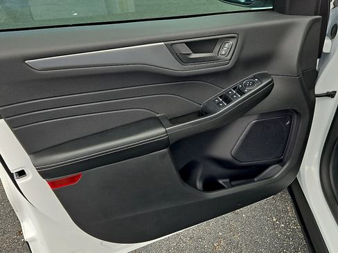 Certified 2024 Ford Escape Active AWD/4WD image 11