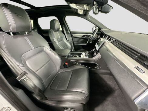 Used 2025 Jaguar F-PACE R-Dynamic S image 31