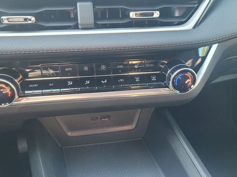 New 2026 Chevrolet Equinox LT w/ Convenience Package II FWD image 22
