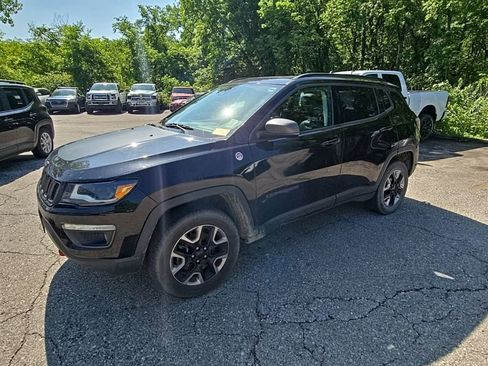 Used 2018 Jeep Compass Trailhawk w/ Leather Interior Group AWD/4WD image 2